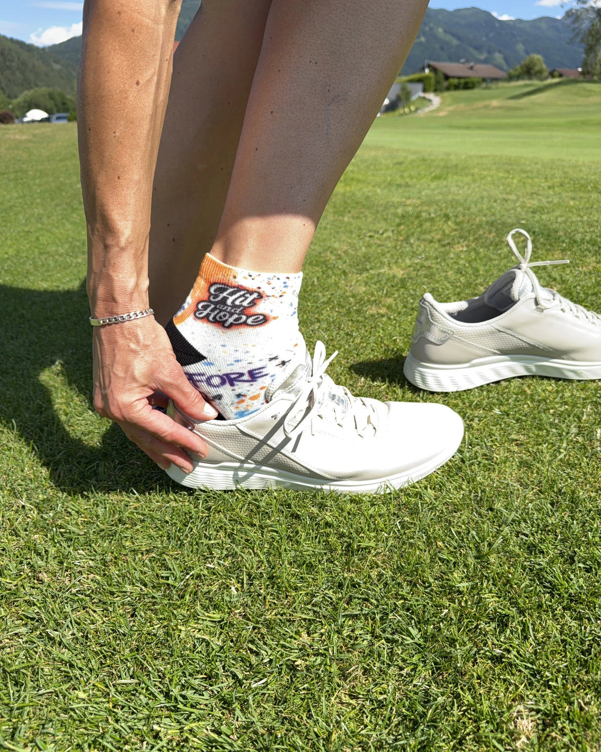 HIT AND HOPE Quarter-Socken – Graffiti Golf King White Orange